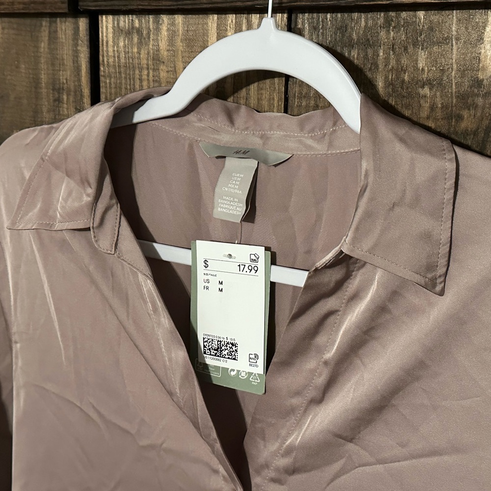 H&M Blouse - Picture 2 of 4